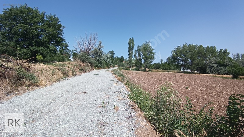 Isparta Yalvaç Kurusarı'da İmarlı 1502 M² Satılık Arsa — fotoğraf 3