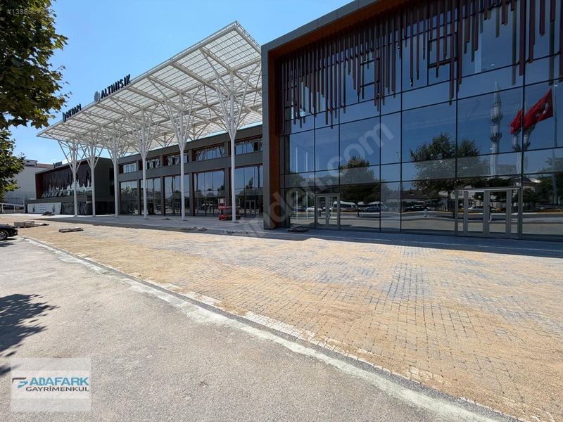 Buyapı Altınışık İşmerkezinde Kiralık Dükkan Ve Mağazalar — fotoğraf 4