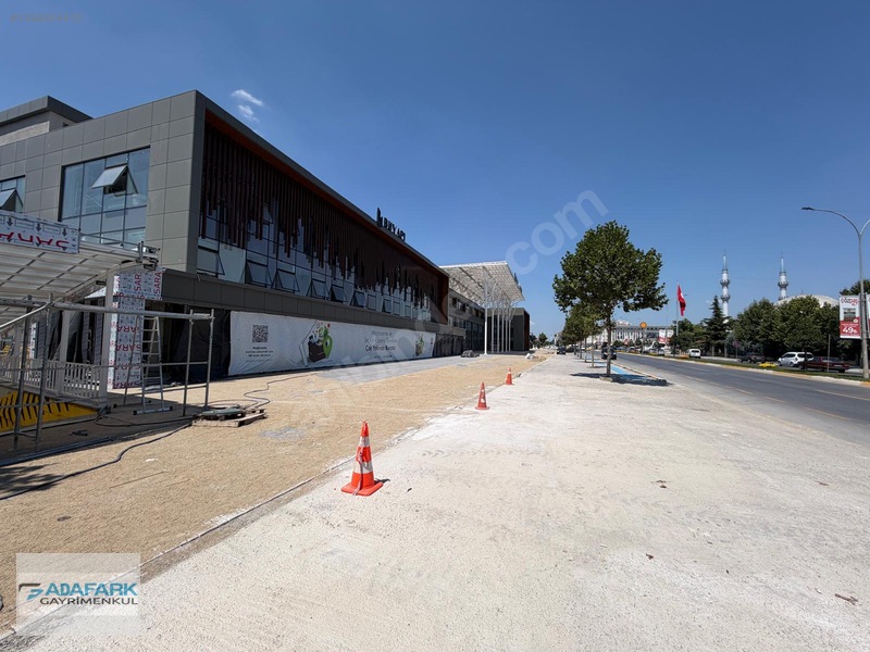 Buyapı Altınışık İşmerkezinde Kiralık Dükkan Ve Mağazalar — fotoğraf 19