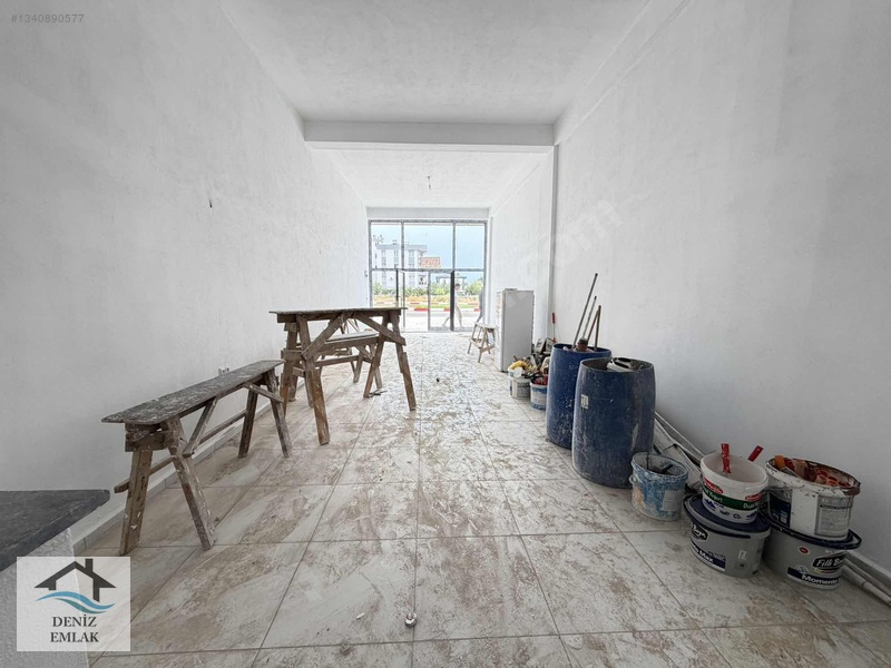 Cadde Üstünde Merkeze Yakın Wc Li Bodrum Katlı 135 M2 Dükkan