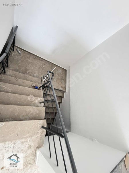 Cadde Üstünde Merkeze Yakın Wc Li Bodrum Katlı 135 M2 Dükkan — fotoğraf 4