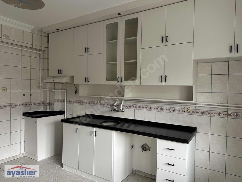 Ayaslıer'den Aydoğdu Mah.pirebi Eski Stad Civ. Satılık 3+1 Daire — fotoğraf 3