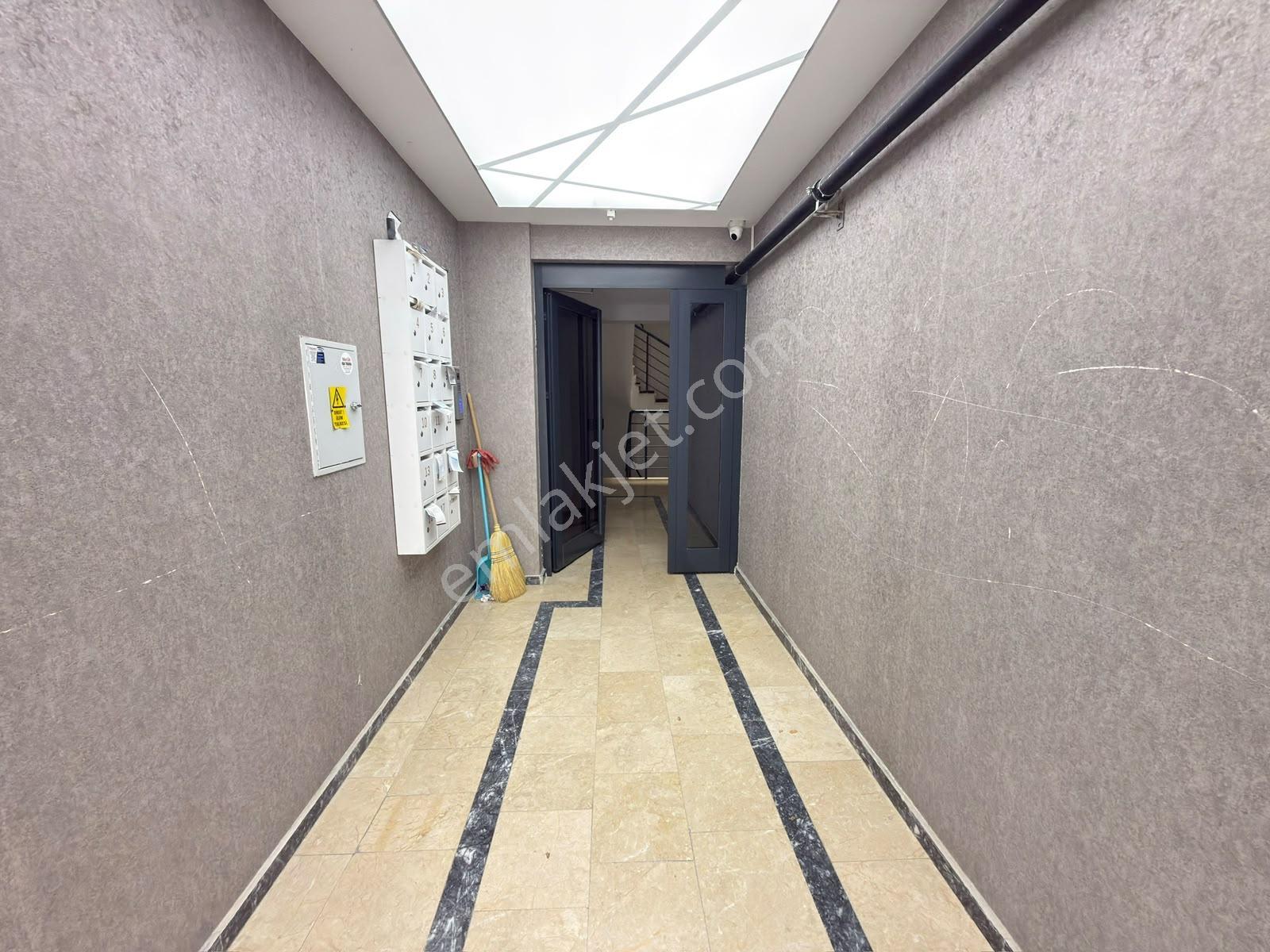 Altınşah Emlak'Tan Yeni Binada Masrafsız Yapılı Y.Giriş 2+1 — fotoğraf 25