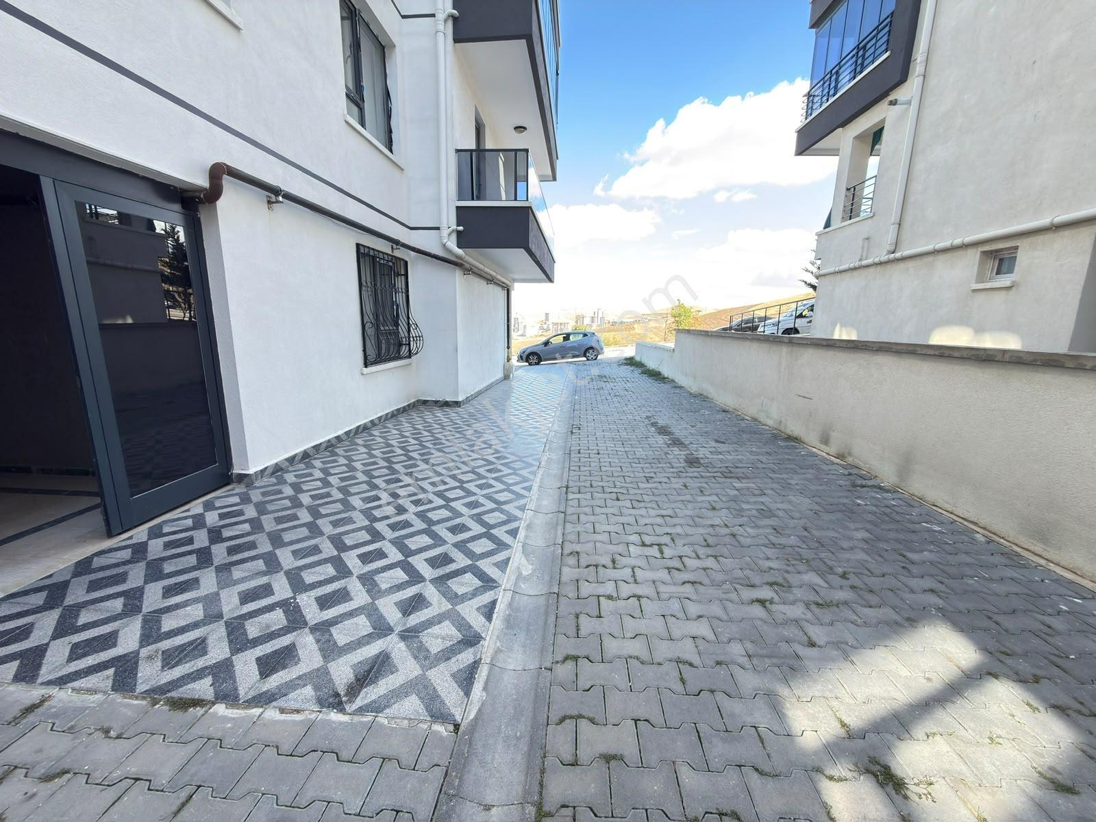 Altınşah Emlak'Tan Yeni Binada Masrafsız Yapılı Y.Giriş 2+1 — fotoğraf 26
