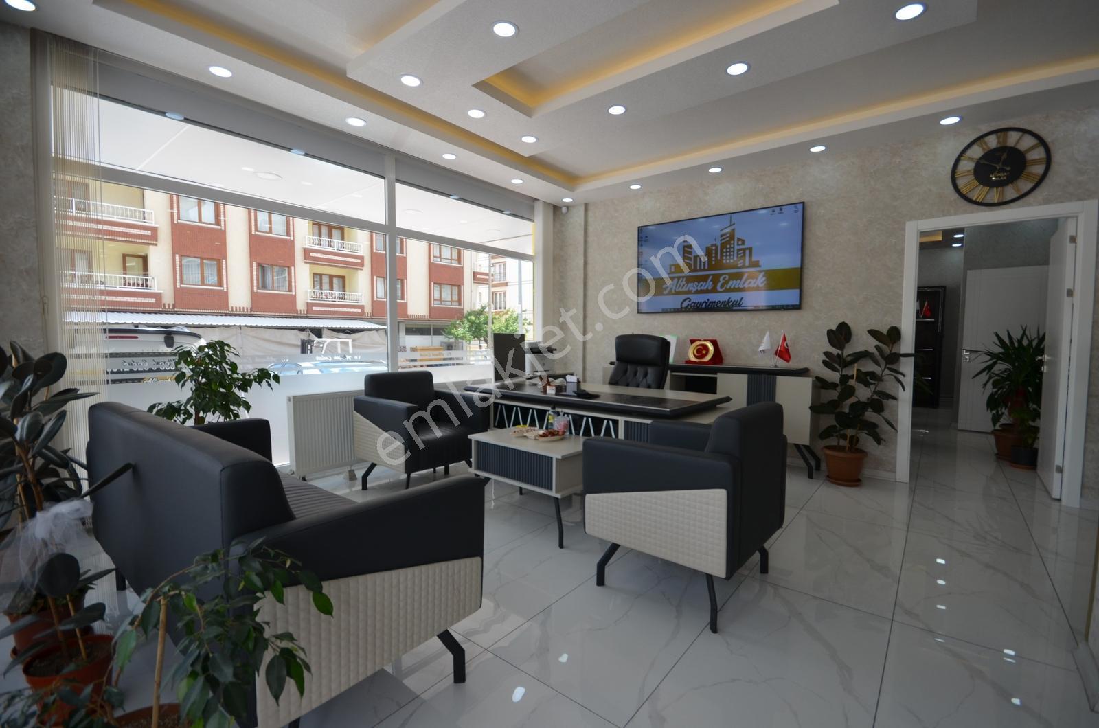 Altınşah Emlak'Tan Yeni Binada Masrafsız Yapılı Y.Giriş 2+1 — fotoğraf 31