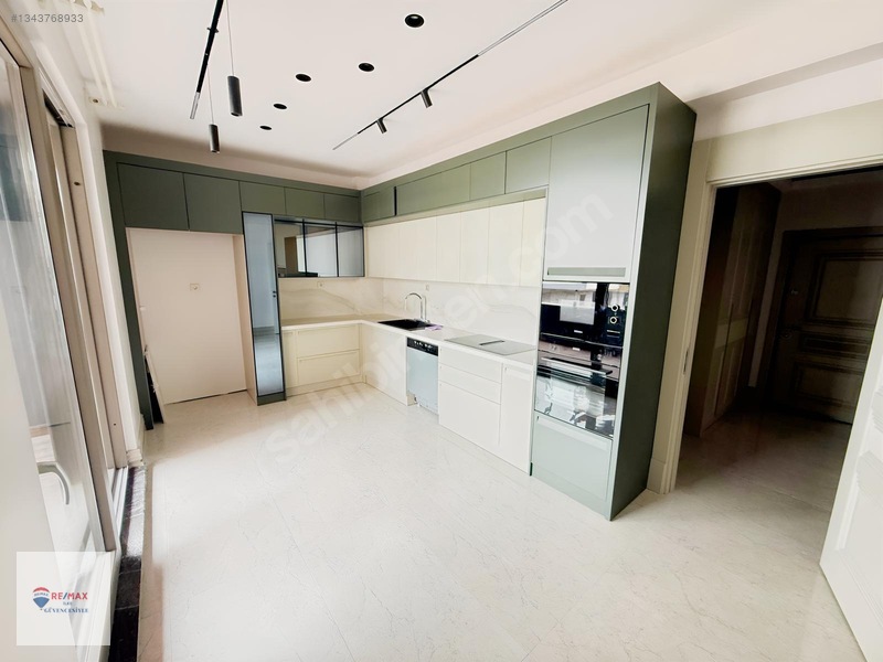 Remax İlk'den Kombina'da 3+0 Satılık Daire — fotoğraf 2