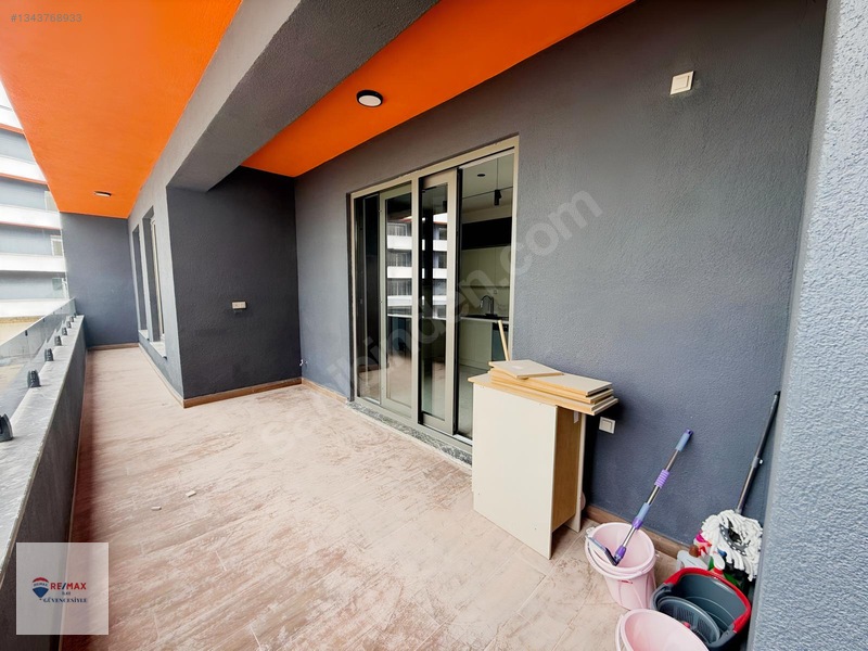Remax İlk'den Kombina'da 3+0 Satılık Daire — fotoğraf 4