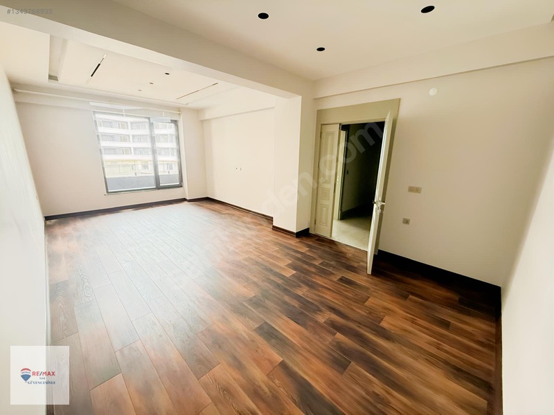 Remax İlk'den Kombina'da 3+0 Satılık Daire — fotoğraf 8