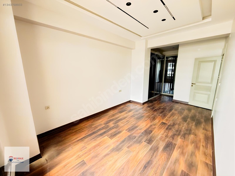Remax İlk'den Kombina'da 3+0 Satılık Daire — fotoğraf 10