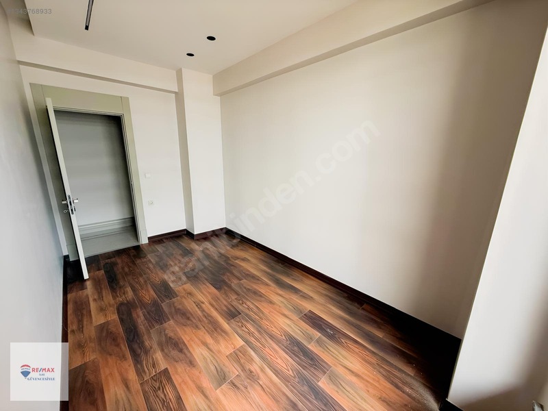 Remax İlk'den Kombina'da 3+0 Satılık Daire — fotoğraf 14