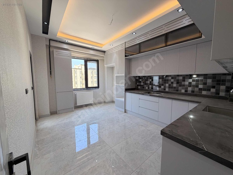 Özbadıllı Emlaktan 4+1 Sıfır Ara Kat Daire — fotoğraf 6