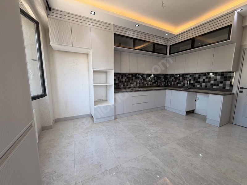 Özbadıllı Emlaktan 4+1 Sıfır Ara Kat Daire — fotoğraf 7