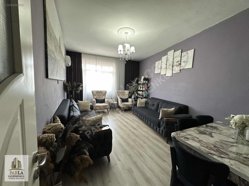 Parla'dan İstiklal Cad. Üzerinde Full Yapılı 2+1 Satılık Daire — fotoğraf 2