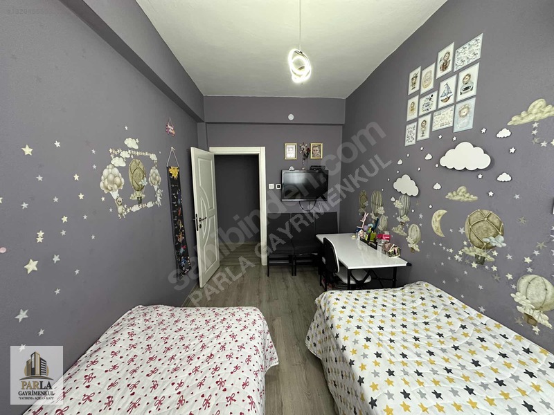 Parla'dan İstiklal Cad. Üzerinde Full Yapılı 2+1 Satılık Daire — fotoğraf 12