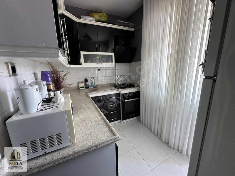 Parla'dan İstiklal Cad. Üzerinde Full Yapılı 2+1 Satılık Daire — fotoğraf 13