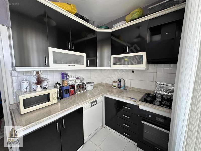Parla'dan İstiklal Cad. Üzerinde Full Yapılı 2+1 Satılık Daire — fotoğraf 14