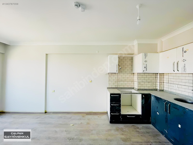 Havaalanına 2 Dk Mesafede Katta İnanılmaz Cephe Kusursuz 1+1 — fotoğraf 3