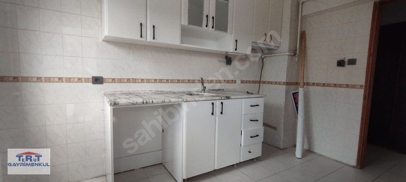 Manisa Uncubozköy Mahallesinde Kiralık 3+1 Daire — fotoğraf 2