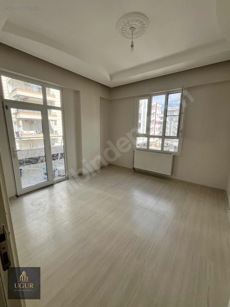 Uğur Gayrimenkul'den Eyüp Sultan'da 3+1(memur Şartlı) — fotoğraf 6