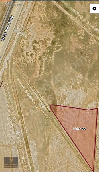 Atlas'tan Tuşba Göllü'de Satılık Tarla — fotoğraf 3