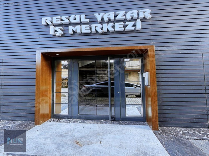 Nur Gayrimenkul'den Resul Yazar İş Merkezinde Kiralık Büro — fotoğraf 2