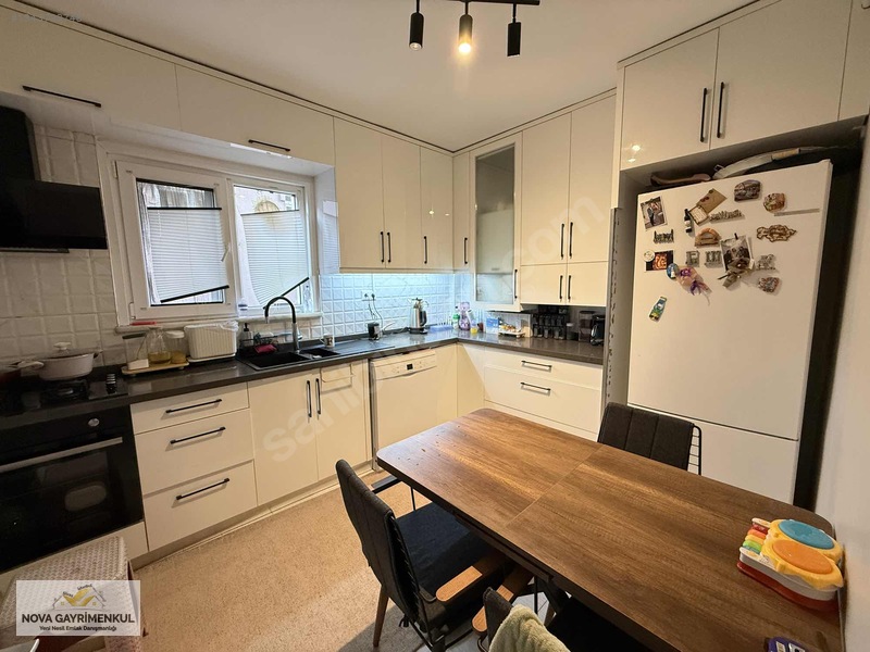 İçerenköy Merkezde En İyi Konumlu 3+1 İçi Yapılı Lüks Daire — fotoğraf 6