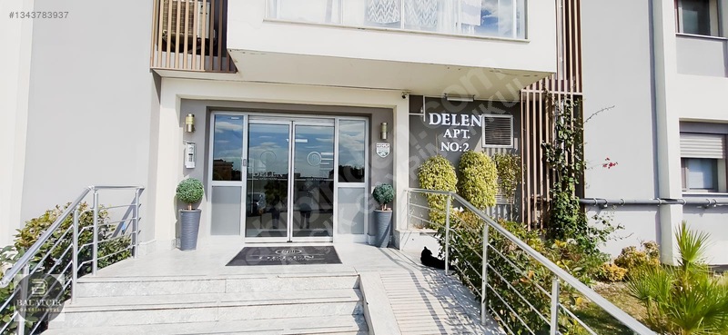 Çiğli Balatçık'ta Arakat D.gazlı Asansörlü 1+1 Kiralık Daire — fotoğraf 2