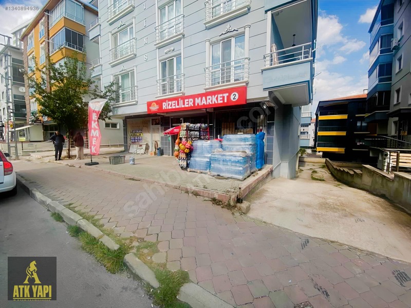 Mendereste Geniş Kullanım Alanlı Satılık İşyeri
