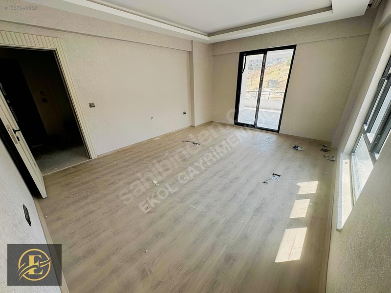 Ekolden Ara Kat Oturuma Hazır Uygun Fiyata Fırsat 2,5+1 Daire !!