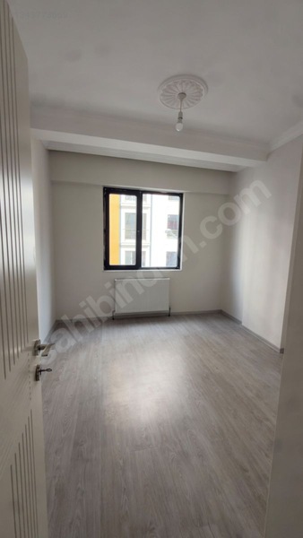Ergün Gayrimenkulden Üniversite Mahallesinde Kiralık 3+1 — fotoğraf 4