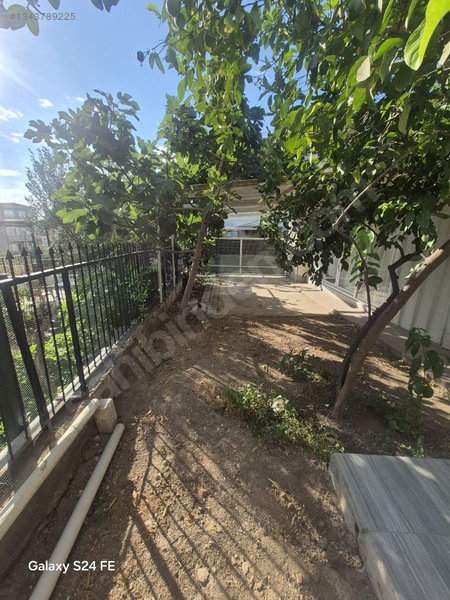 Bornova Atatürk Mahallesi'nde Eşyalı 3+1 Kiralık Daire — fotoğraf 12