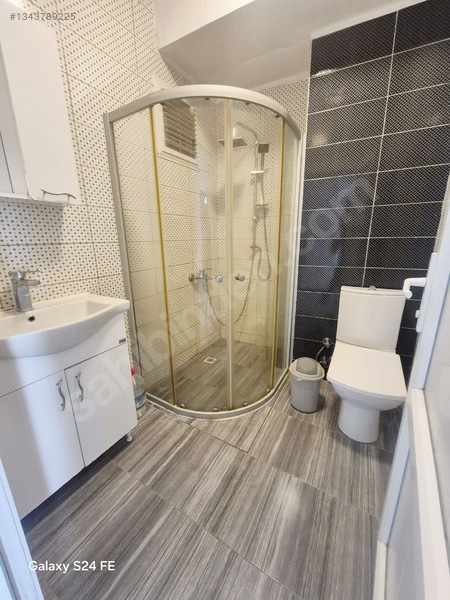 Bornova Atatürk Mahallesi'nde Eşyalı 3+1 Kiralık Daire — fotoğraf 13