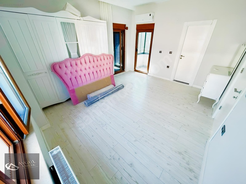 Akçay'da Aygül'den Site İçi Havuzlu Güvenlikli 3+1 Satılık Villa — fotoğraf 17
