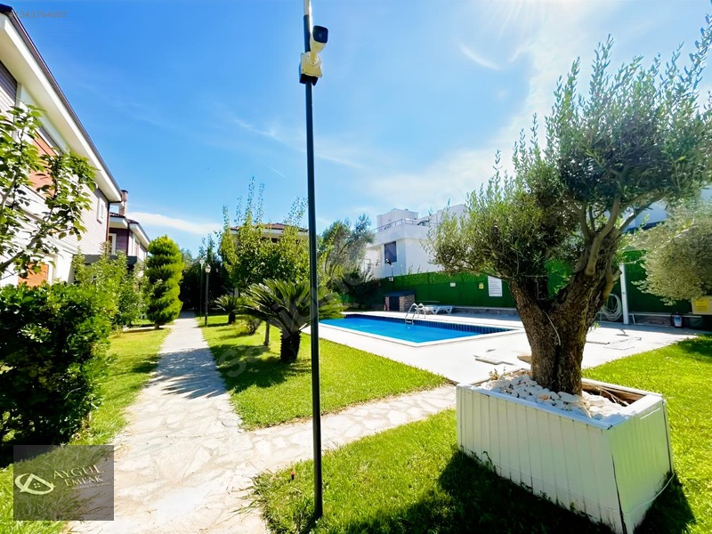 Akçay'da Aygül'den Site İçi Havuzlu Güvenlikli 3+1 Satılık Villa — fotoğraf 33