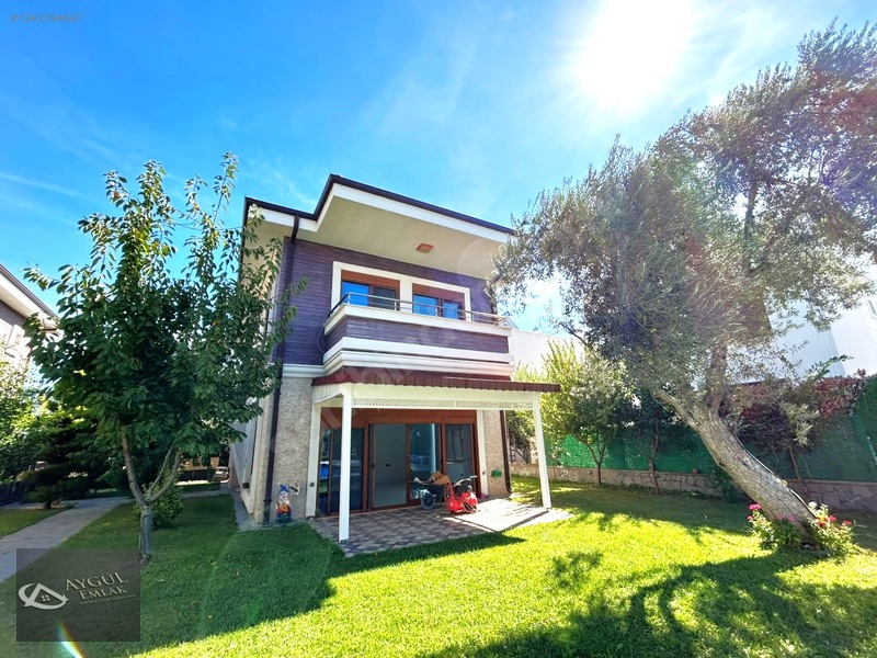 Akçay'da Aygül'den Site İçi Havuzlu Güvenlikli 3+1 Satılık Villa — fotoğraf 35