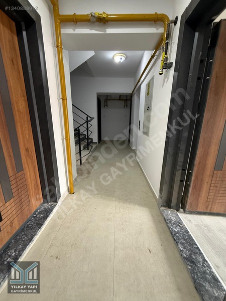 Yılkay Gayrimenkul- İki Katlı Binada Satılık 1+1 — fotoğraf 2