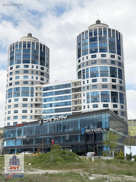 Suit Tower'da Büyük 1+1 Balkonlu 65m2 Satılık Konut Veya İşyeri — fotoğraf 2