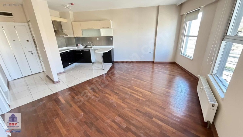 Suit Tower'da Büyük 1+1 Balkonlu 65m2 Satılık Konut Veya İşyeri — fotoğraf 3