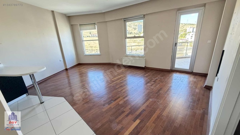 Suit Tower'da Büyük 1+1 Balkonlu 65m2 Satılık Konut Veya İşyeri — fotoğraf 4