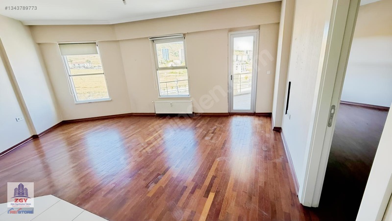 Suit Tower'da Büyük 1+1 Balkonlu 65m2 Satılık Konut Veya İşyeri — fotoğraf 5