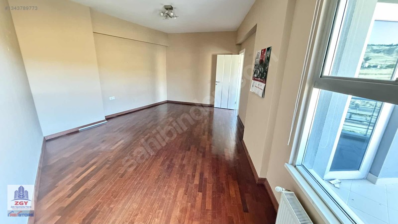 Suit Tower'da Büyük 1+1 Balkonlu 65m2 Satılık Konut Veya İşyeri — fotoğraf 6