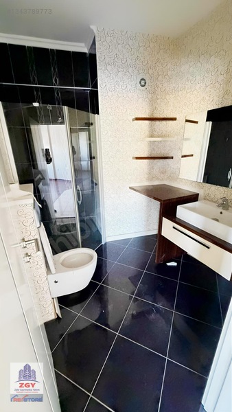 Suit Tower'da Büyük 1+1 Balkonlu 65m2 Satılık Konut Veya İşyeri — fotoğraf 25