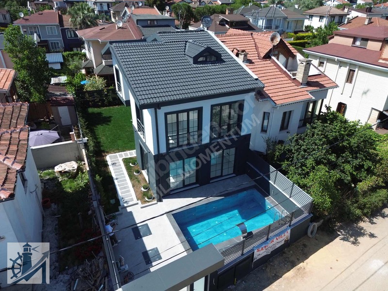 Şile Kumbabada Havuzlu Kiralık Villa