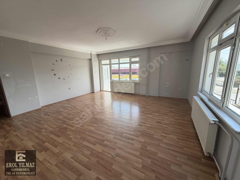 Erol Yılmaz Gayrimenkul'den Kiralık 3+1 Daire — fotoğraf 13