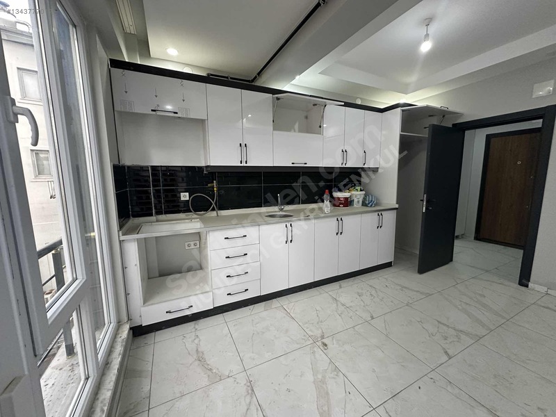 Müjdeci Gayrimenkulden Ssk Caddesinde Satılık 2+1 Ara Kat Daire — fotoğraf 2