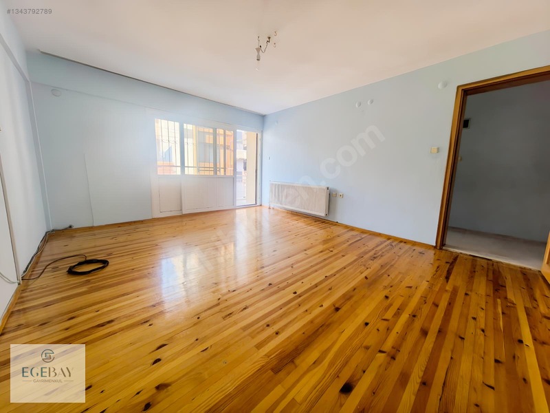 Egebay'dan Laleli Mahallesi 3+1 Ara Kat Çift Cephe Kiralık — fotoğraf 6