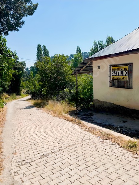 Bilgin Emlaktan Altınyayla Ballıkta Satılık Bahçeli Yayla Evi