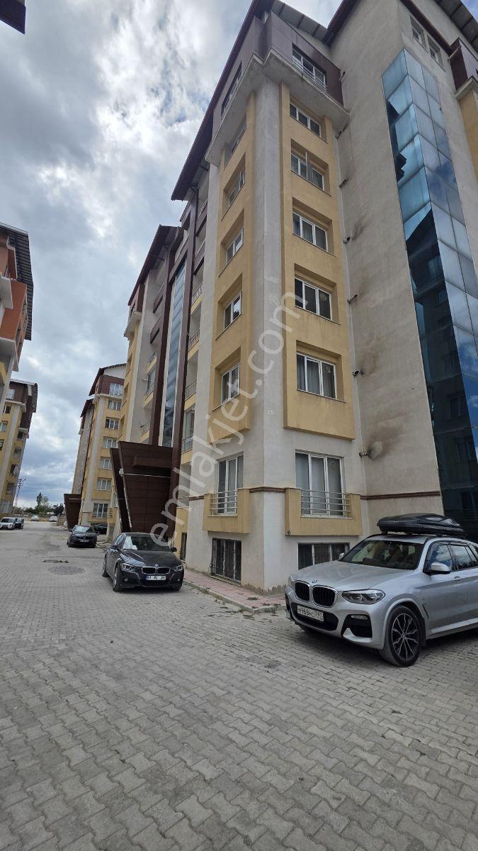 Satılık 1+1 Eşyalı Yarı Bodrum Daire — fotoğraf 2