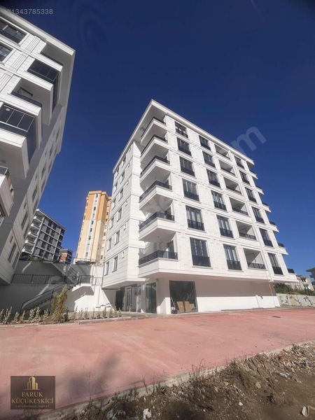 Tramvaya Yürüme Mesafesinde Eşyalı Arakat Hollü Geniş 1+1