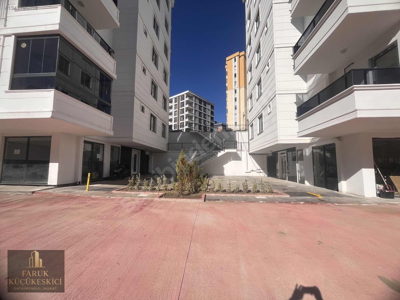 Tramvaya Yürüme Mesafesinde Eşyalı Arakat Hollü Geniş 1+1 — fotoğraf 2